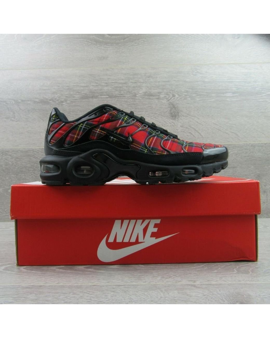 nike air max plus tartan