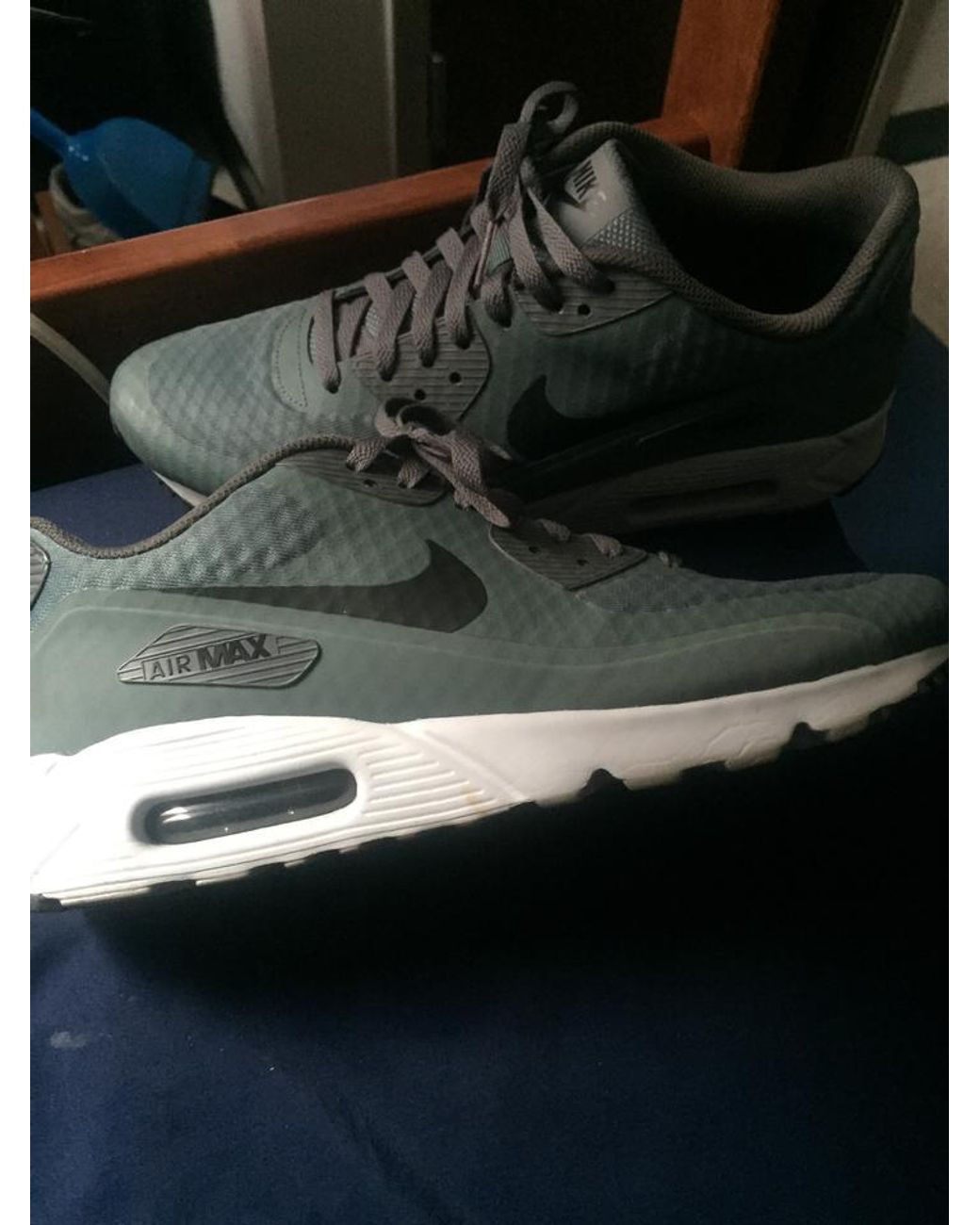 dark green air max