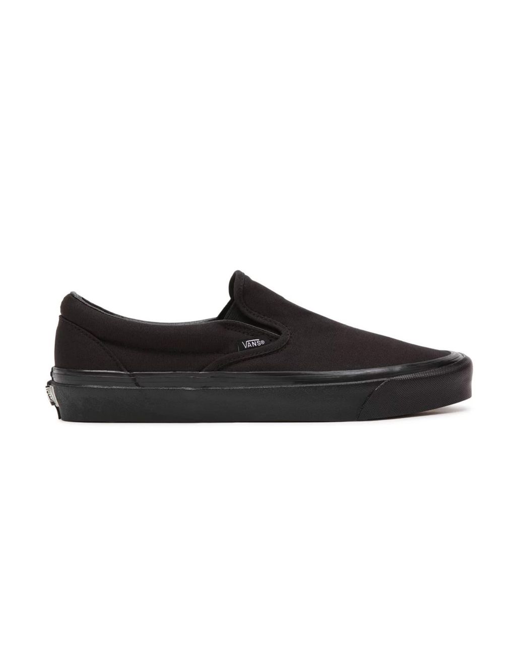 vans slip on total black