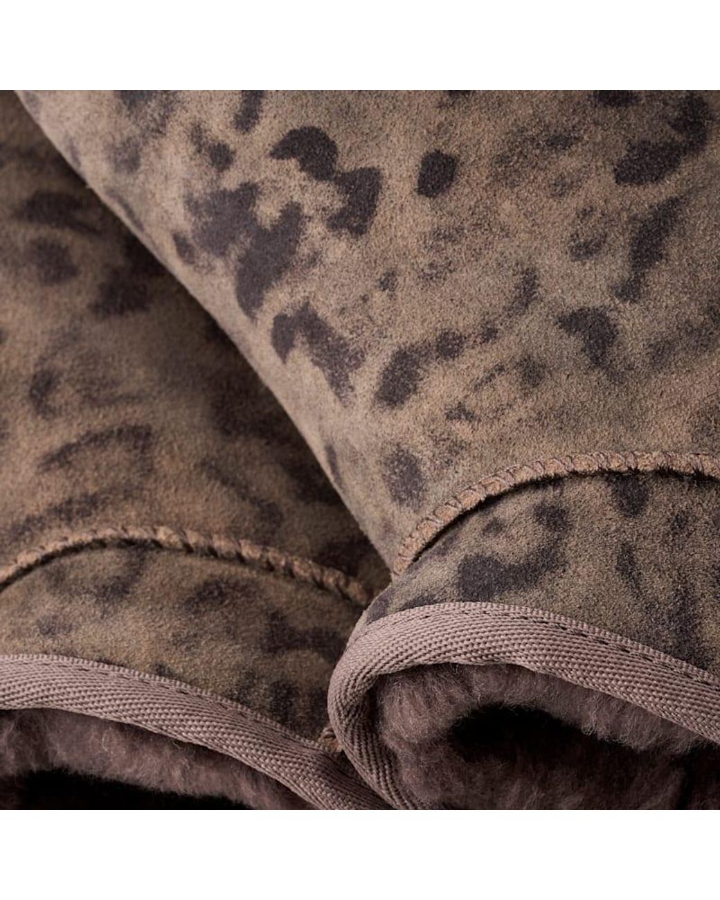 Classic Ultra Mini Spotted Boot Ugg en coloris Brown