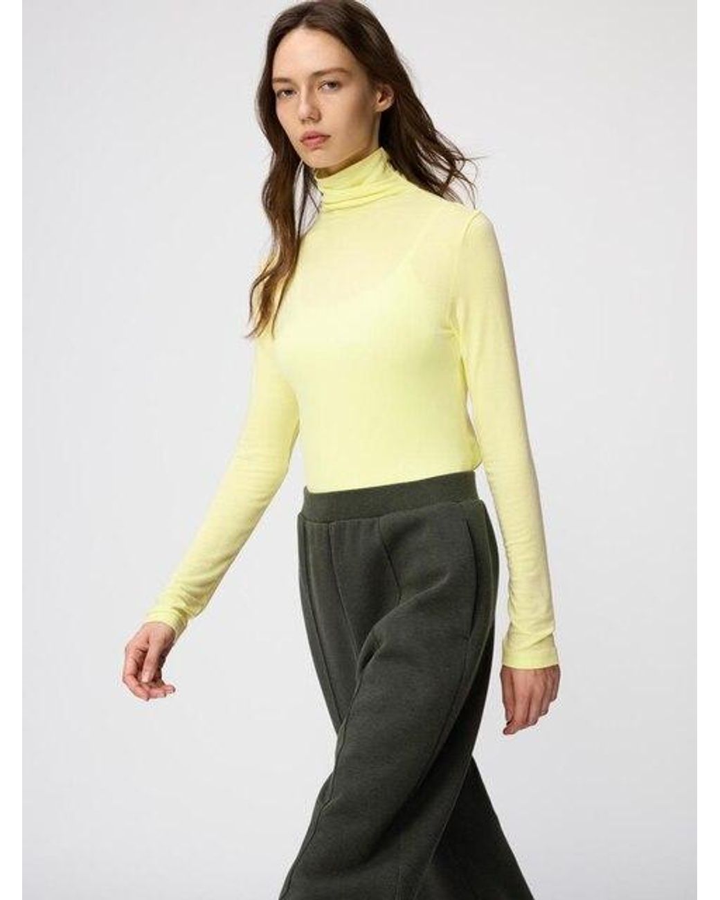 Uniqlo Yellow Heattech Extra Warm Cashmere Blend Turtleneck T-Shirt (Long Sleeve)
