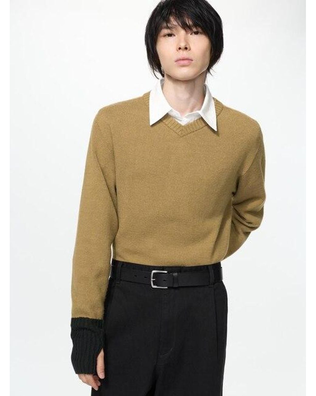 Uniqlo Natural 3D Knit Seamless V Neck Jumper