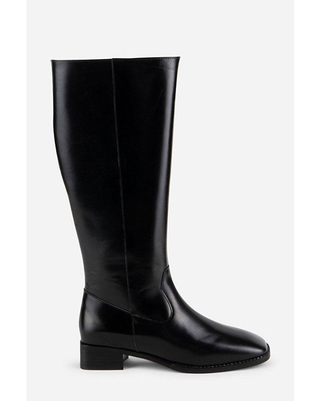 INTENTIONALLY ______ Black Tame Shoe