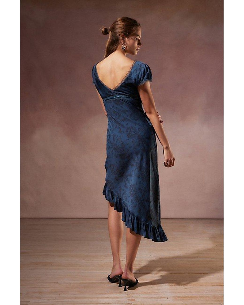 Kimchi Blue Kimchi Cora Lace-Trim Asymmetrical Midi Dress in Blue