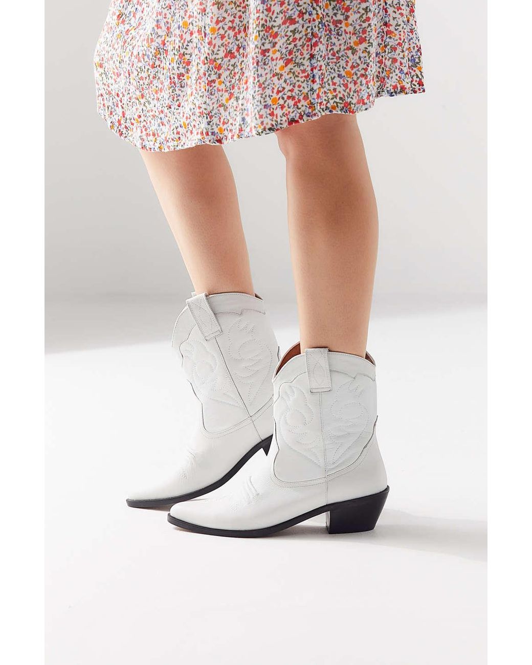 White booties deals urban outfitters