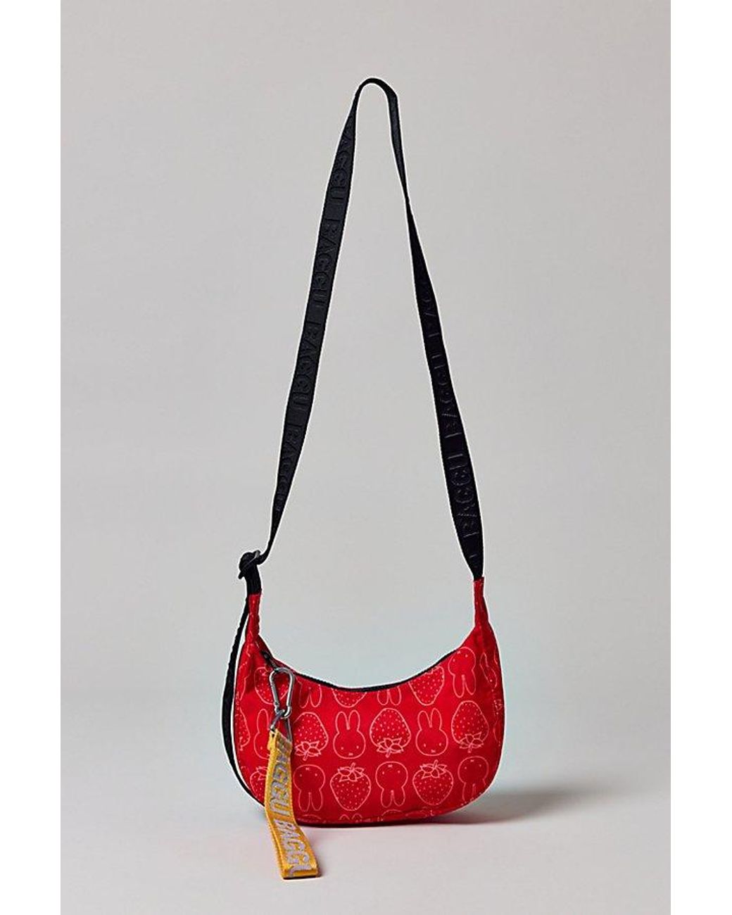 【完売必至】Urban Outfitters限定色 Small Nylon Crescent Bag BAGGU Small Nylon Crescent Bag | Urban Outfitters