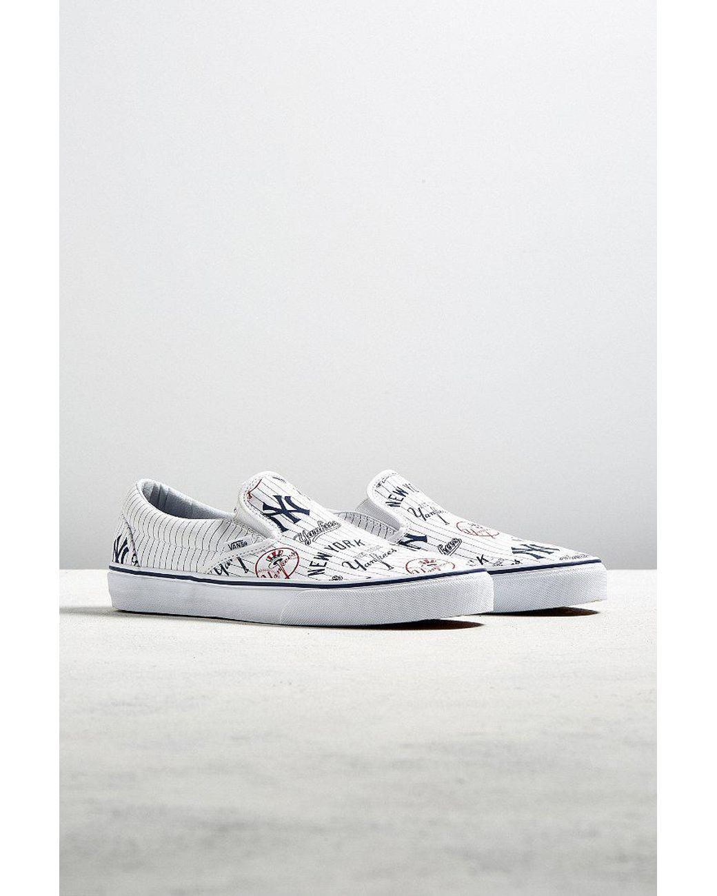 Vans New York Yankees Slip-on Sneaker in White for Men | Lyst