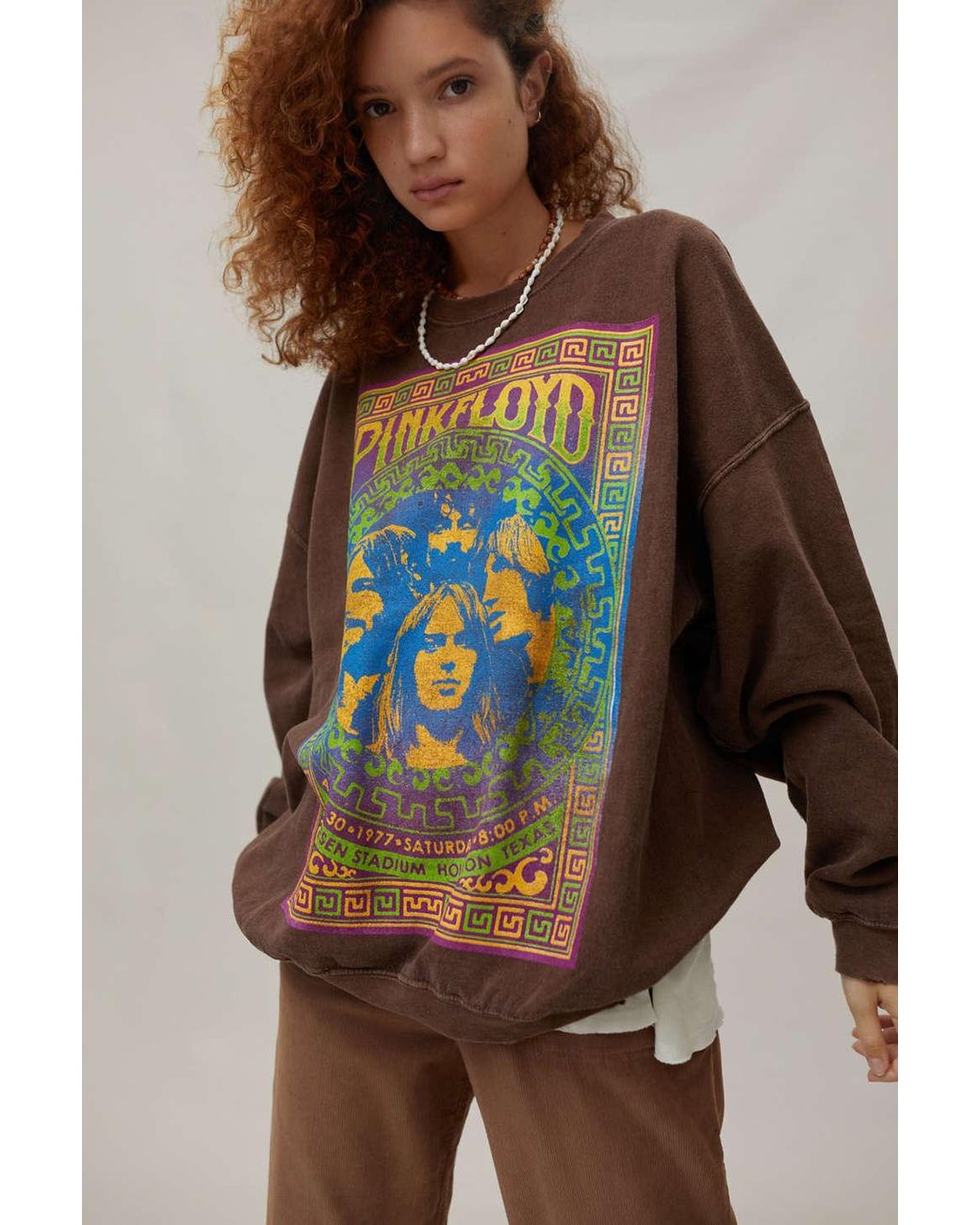 Urban Outfitters Pink Floyd 1977 Tour Crew Neck Sweatshirt in Brown | Lyst