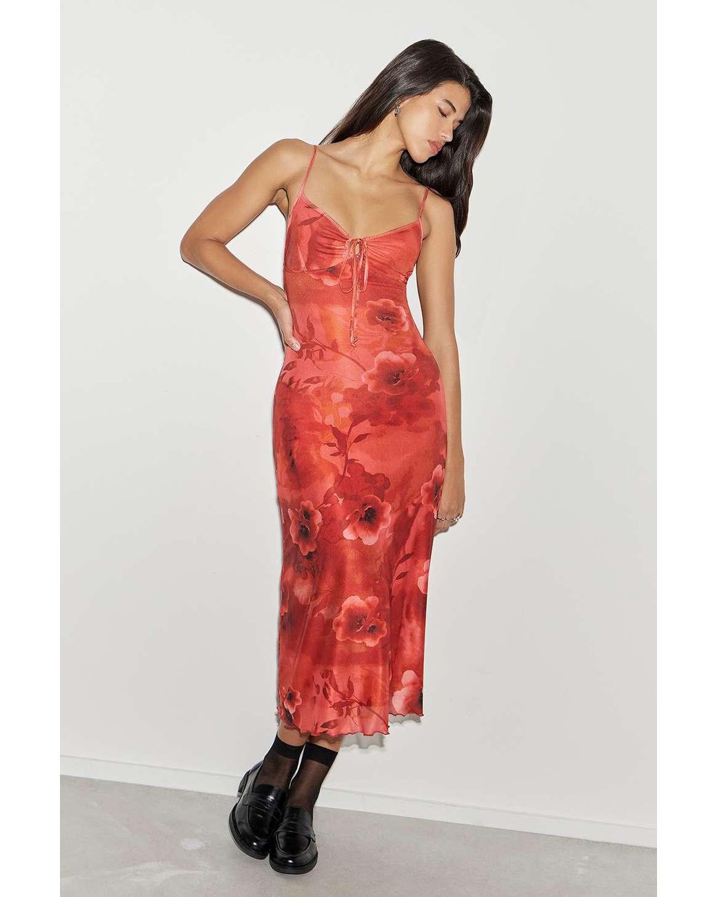 Motel Uo Exclusive Coya Floral Midi Dress in Red Lyst UK