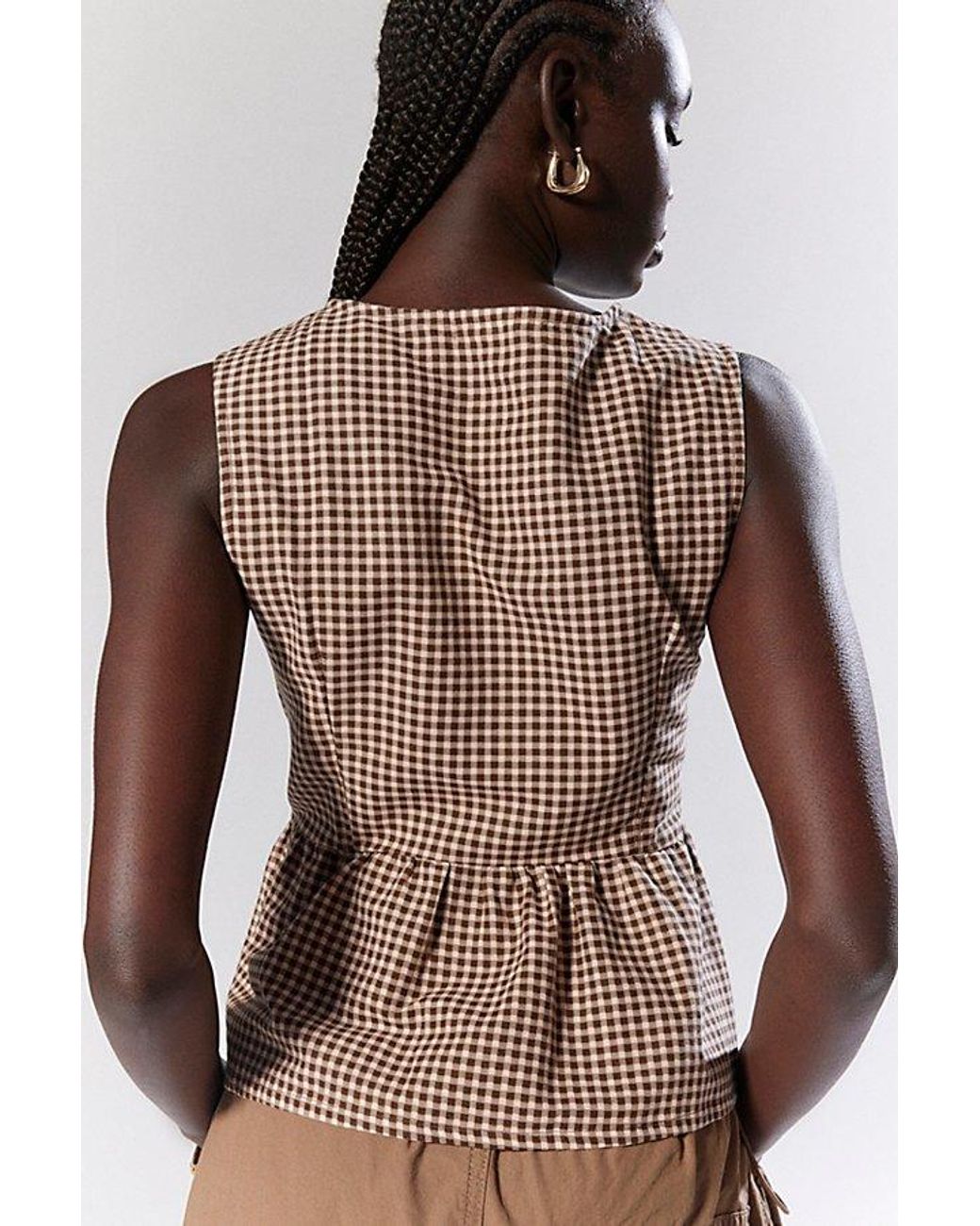 checkered sleeveless top