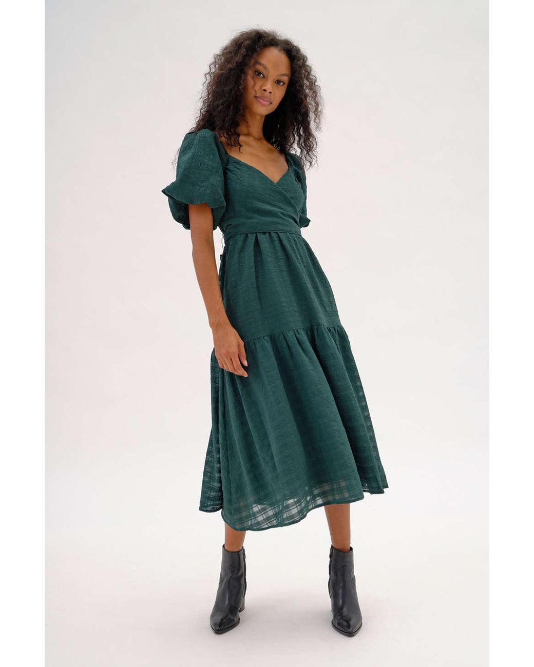 Astr Sonnet Puff Sleeve Midi Dress in 