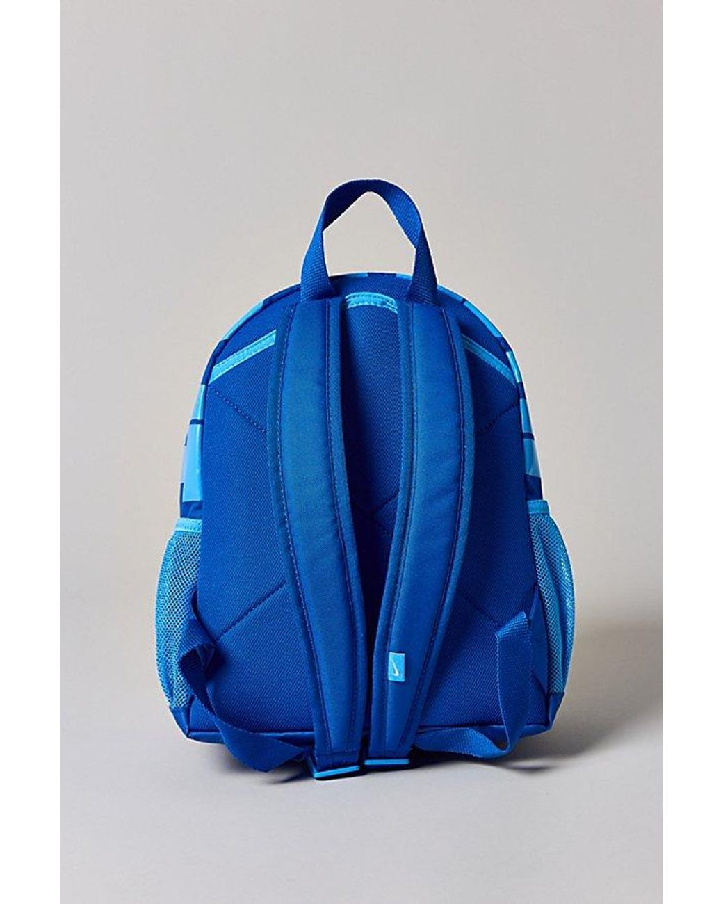 blue nike air max backpack Varsity Elite with Comfort; Laptop Sleeve Peligro Sports but a strategic ally to and from the basketball court Nike Brasilia Jdi Mini Backpack