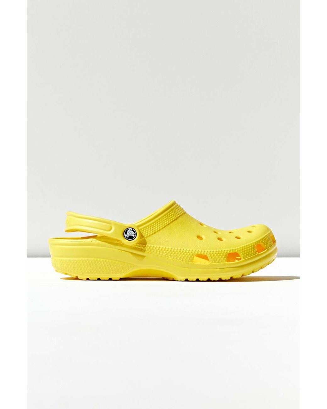 crocs for men yellow