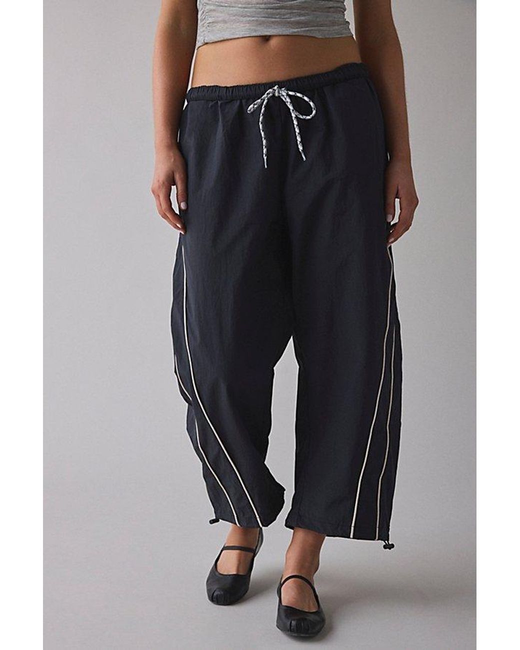 BDG Fast Track Low-Rise Cropped Nylon Pant in Black | Lyst