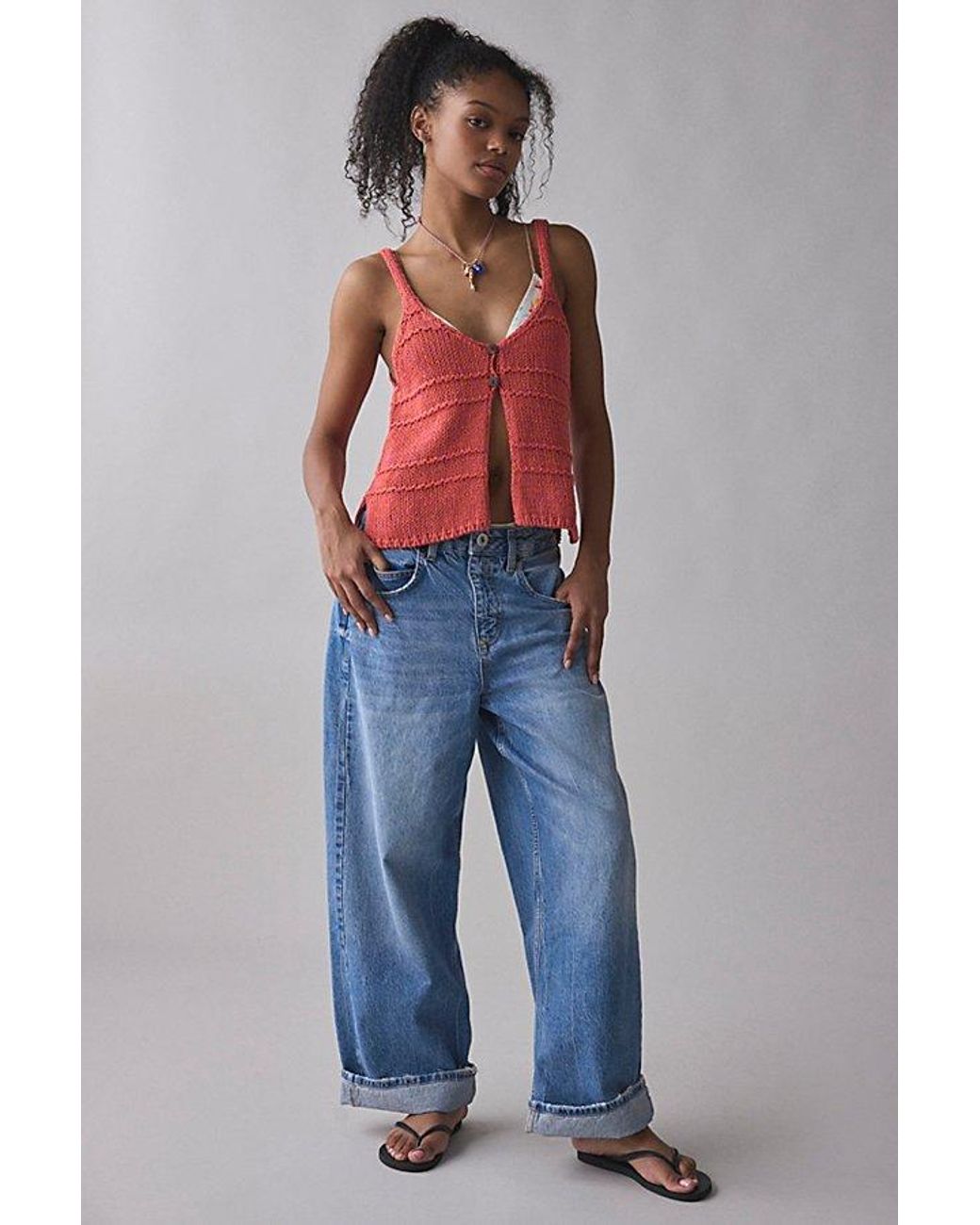 Kimchi Blue Kiara Split-Front Flyaway Sweater Tank Top in Red | Lyst