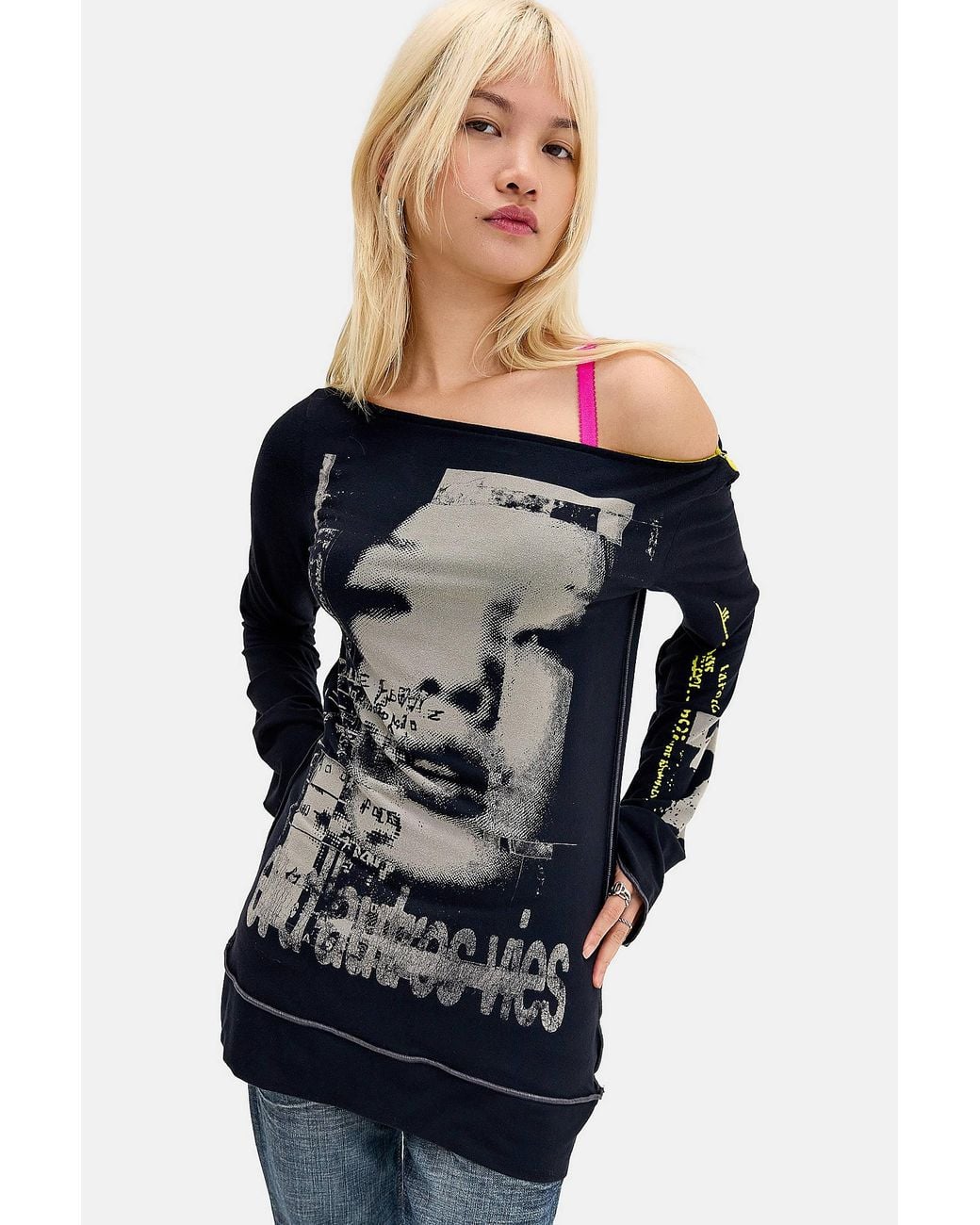 Urban Outfitters Black Uo Photo Face Zip-up Graphic Tunic Top