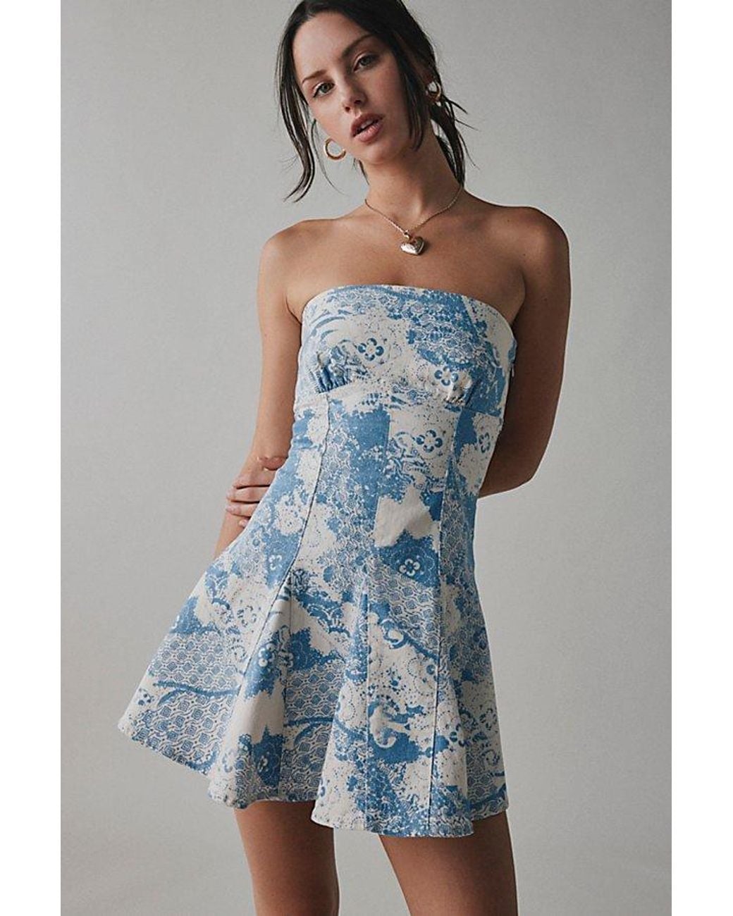 denim dress with crystals Jessica Bara Johaira Collared Crystal Button Mini Wedding Dress Under 500 Samaria Corset Fit & Kledingmaten:S This denim cocktail dress