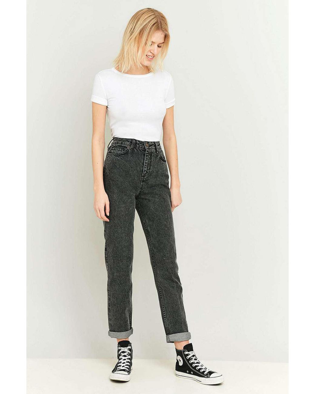 Acid wash black mom jeans 2025