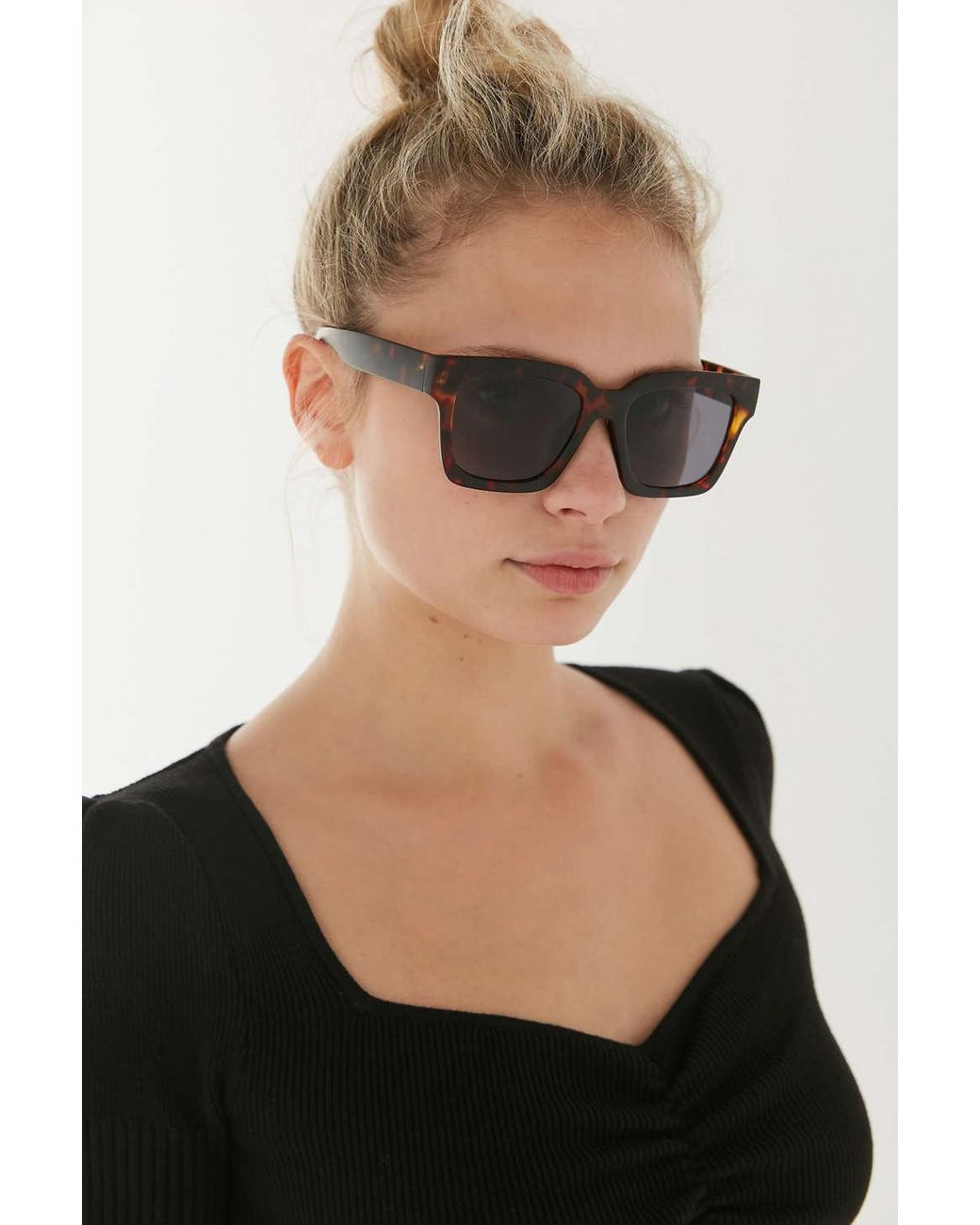 urban outfitters stylist