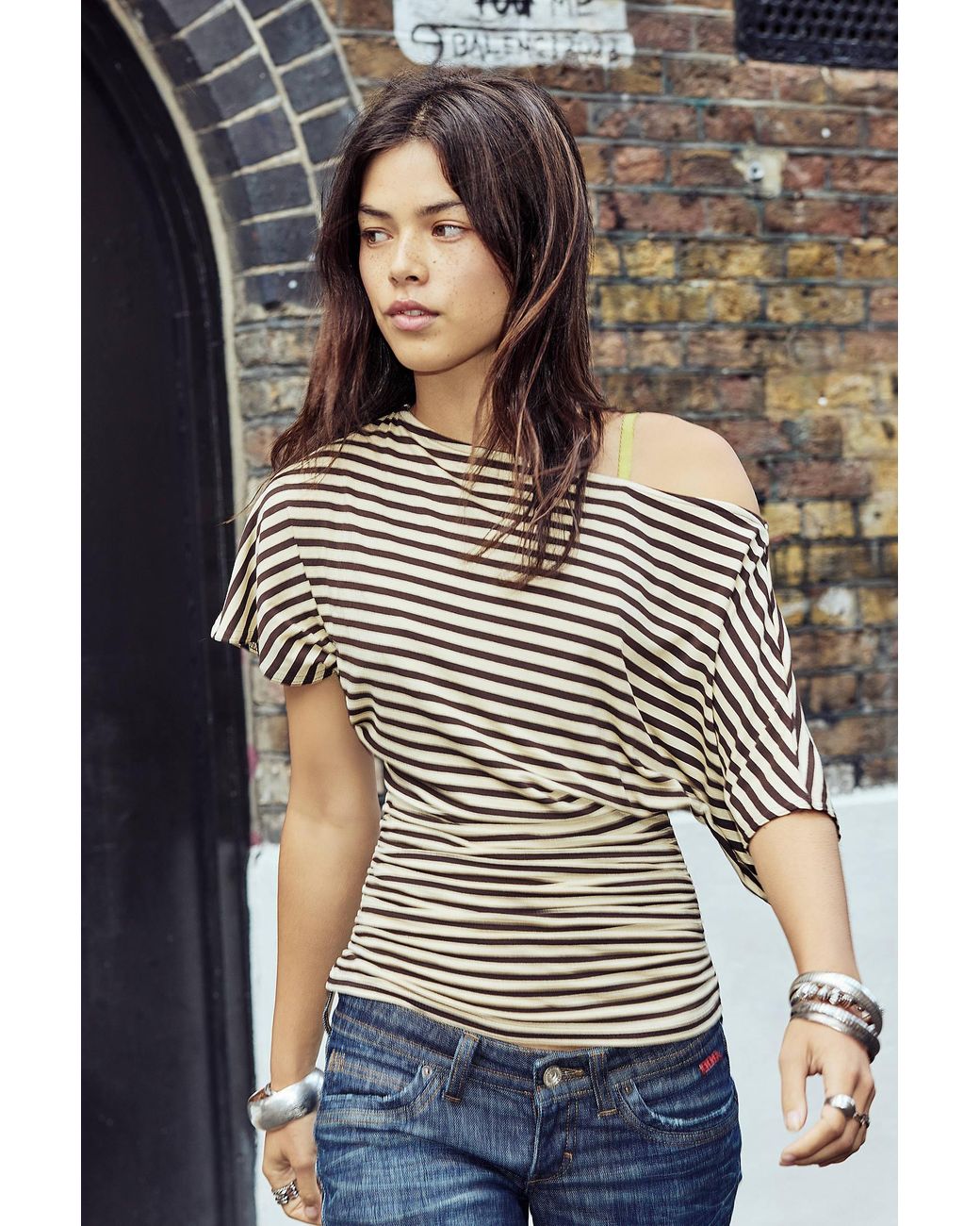 Silence + Noise Brown Silence + Noise Sasha Slash Neck Ruched Waist T-shirt