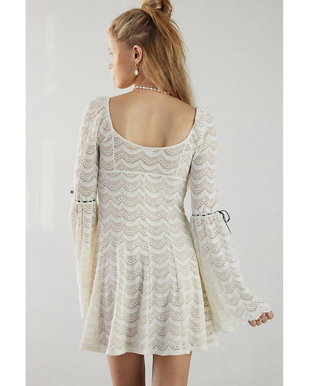 Kimchi Blue Alina Scalloped Lace Bell Sleeve Mini Dress in White | Lyst Kimchi Blue Alina Scalloped Lace Bell Sleeve Mini Dress in White | Lyst