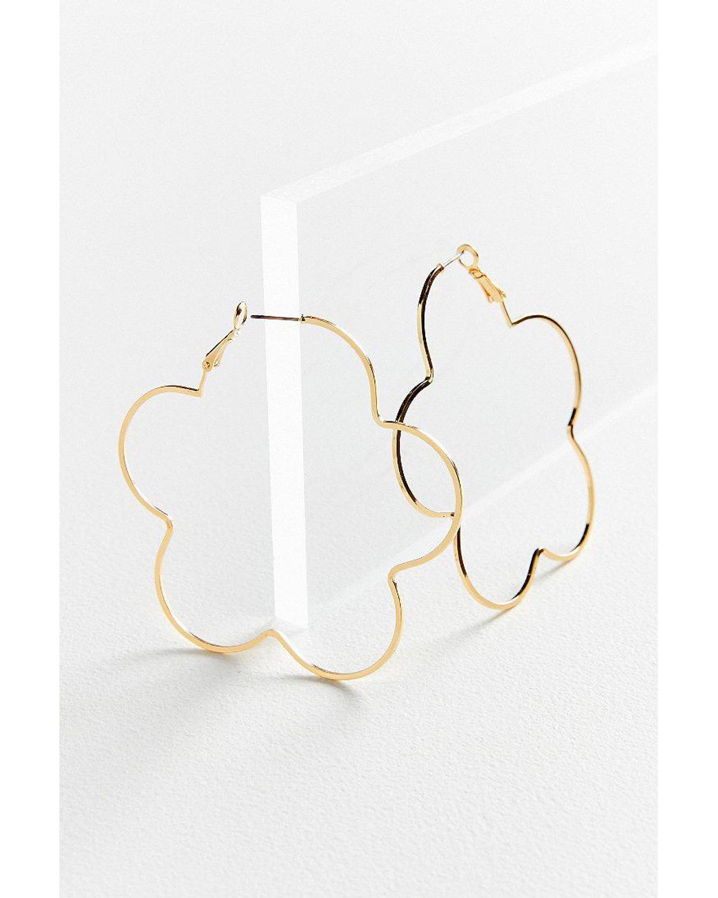 Urban Outfitters 18k Gold-plated Flower Hoop Earrings in Metallic | Lyst