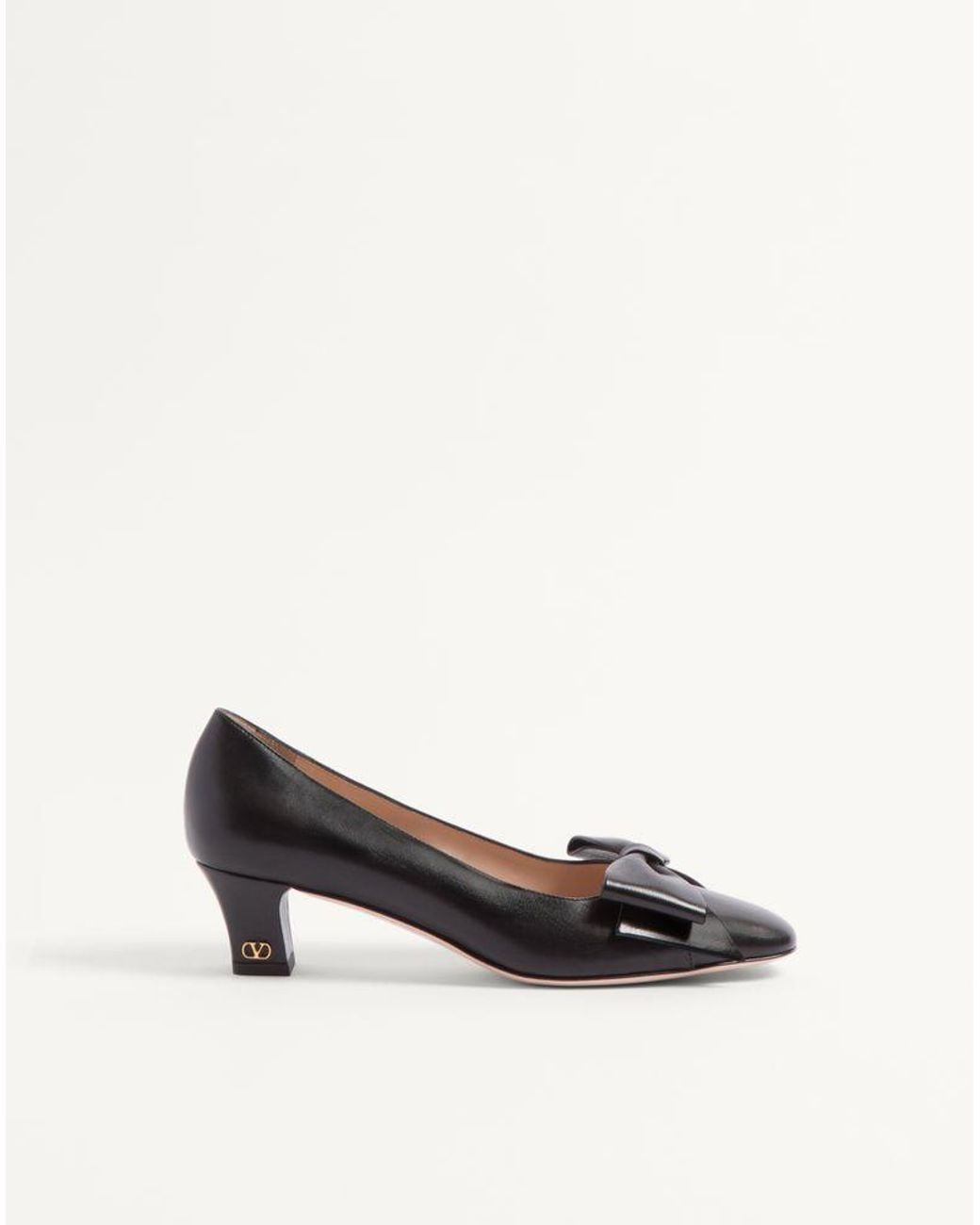 Valentino Garavani White Bowow Pump