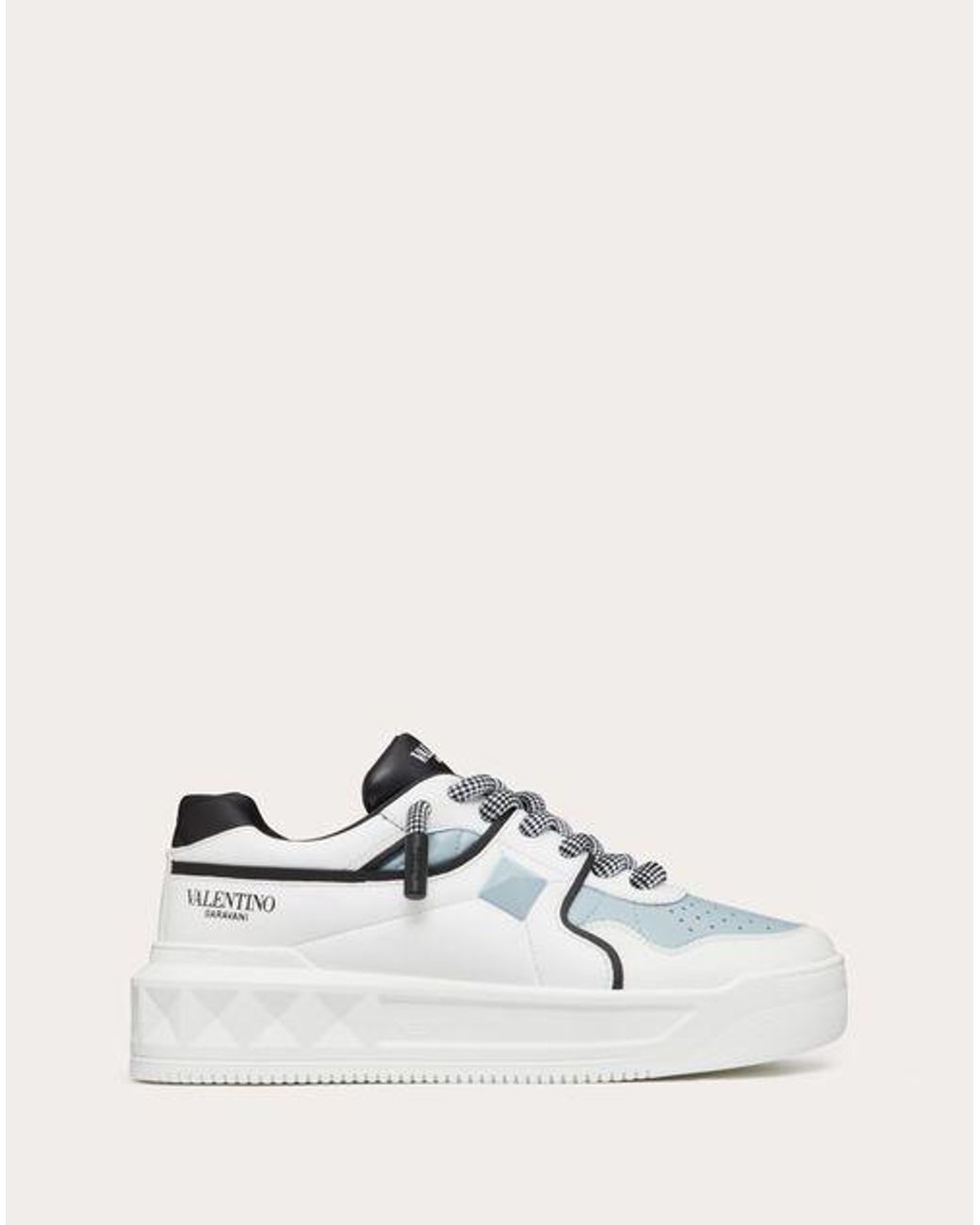 スニーカー VALENTINO GARAVANI WHITE LEATHER LOW TOP ONE STUD SNEAKERS 25712516_56459129_600.jpg