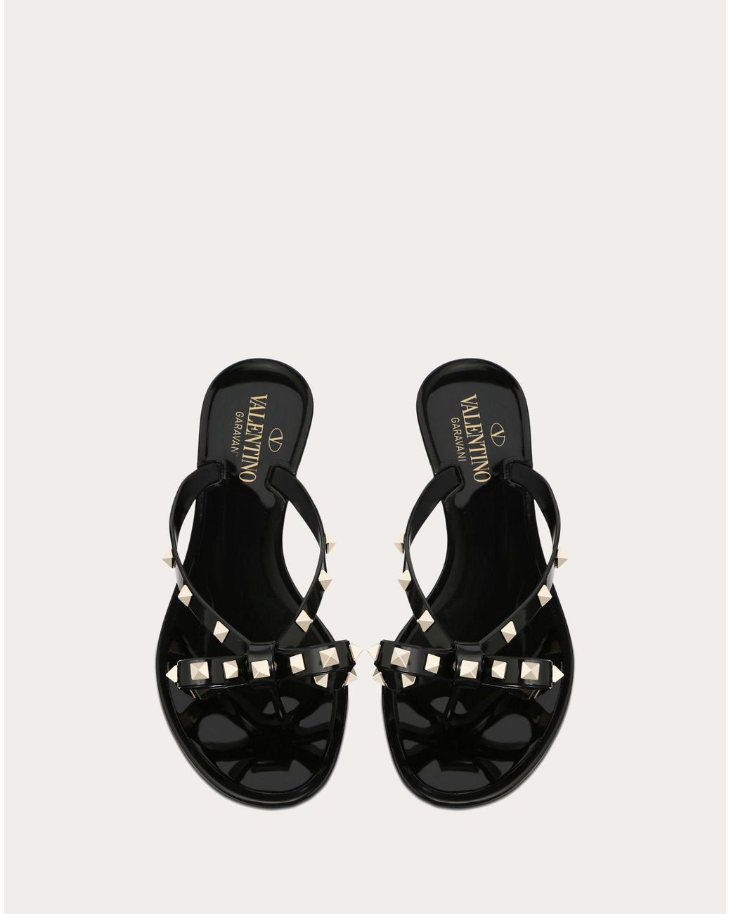 valentino garavani rubber rockstud thong