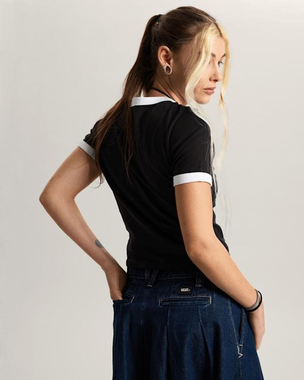 Vans Puppy Ringer Tee, Vrouw, Grootte in het Black