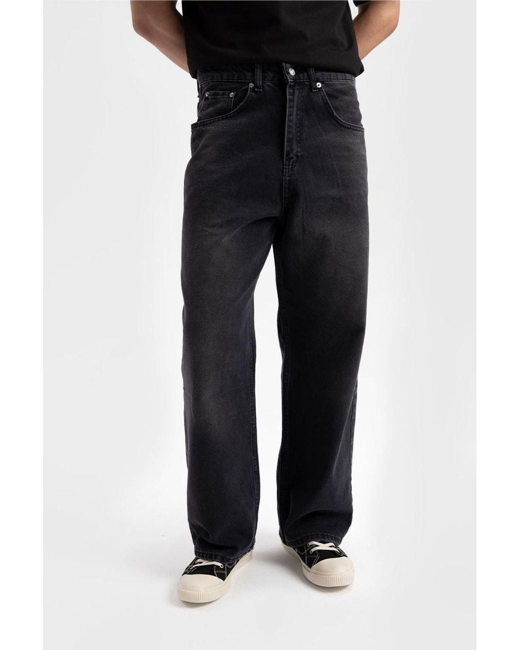 Giesto Black Relaxed Fit Straight Leg Jeans for men