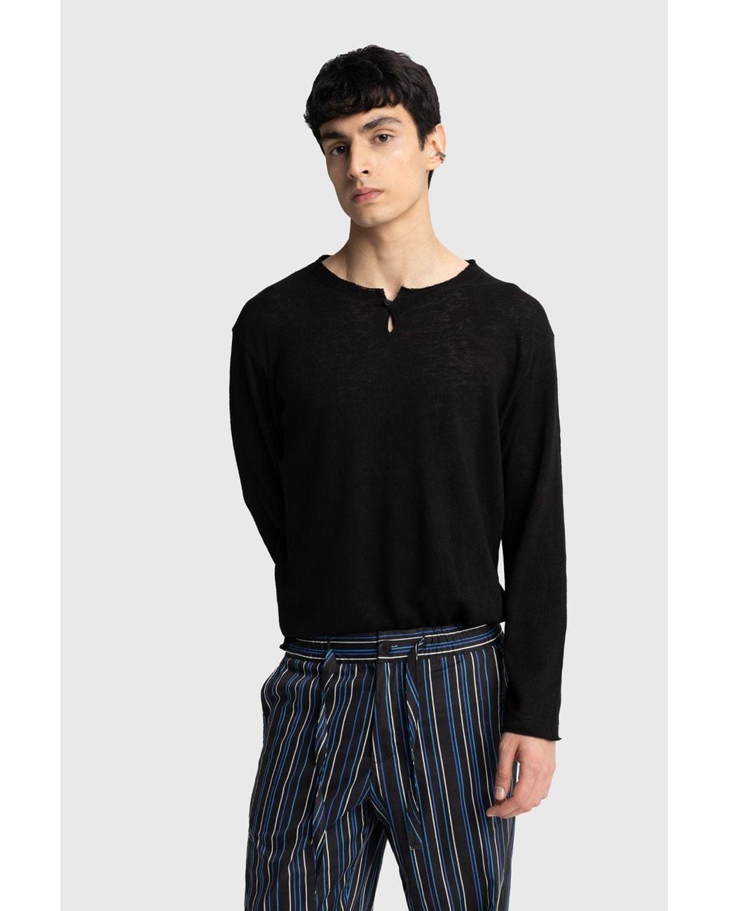 Giesto Black Cotton V-Neck Long-Sleeve T-Shirt for men