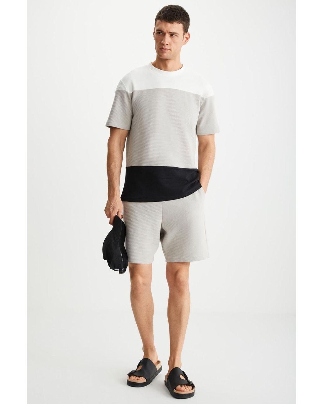 Grimelange White Short-Sleeve Crew Neck T-Shirt for men