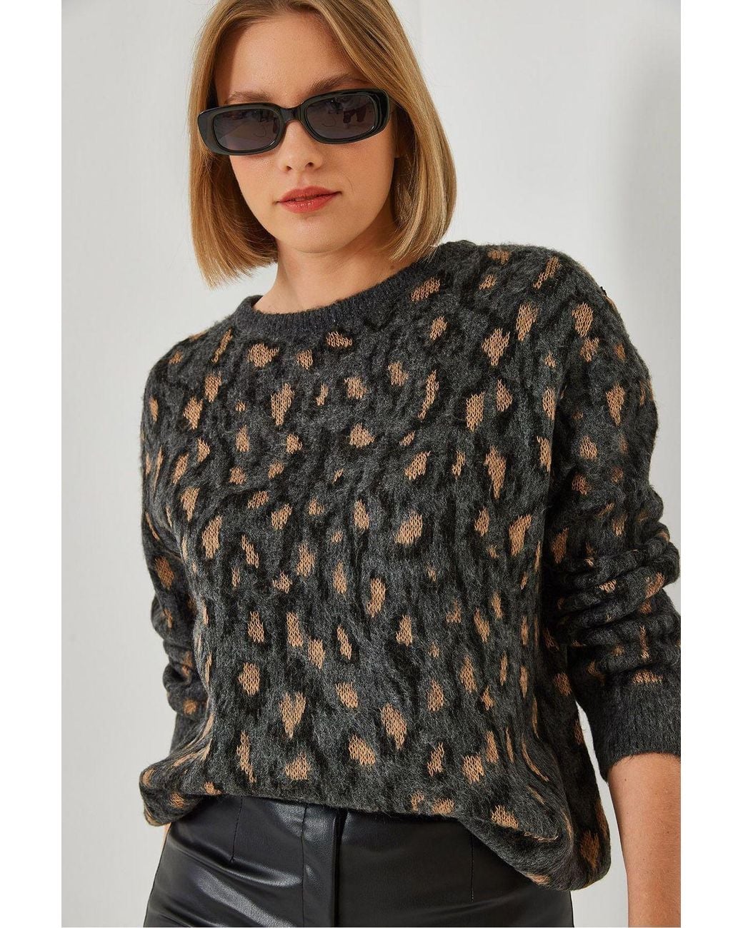Bianco Lucci Black Leopard Print Crew Neck Sweater