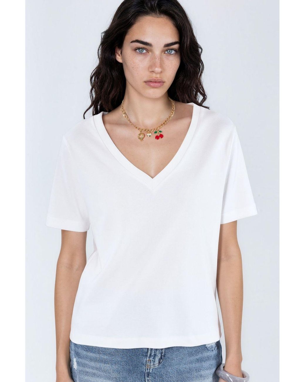 Busem White V-Neck Solid Regular Fit Cotton T-Shirt