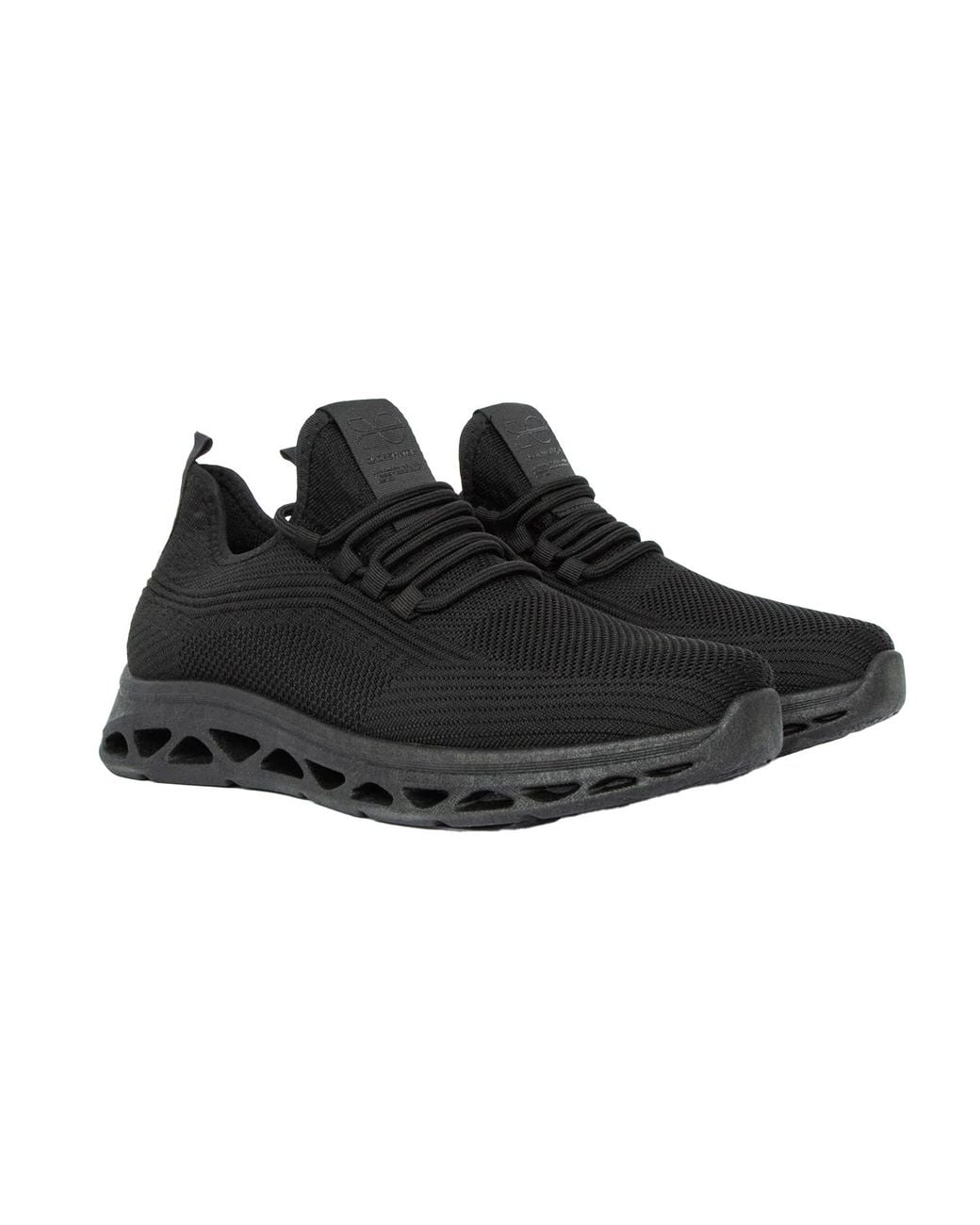 Crosshatch Black Trebedw Trainers for men