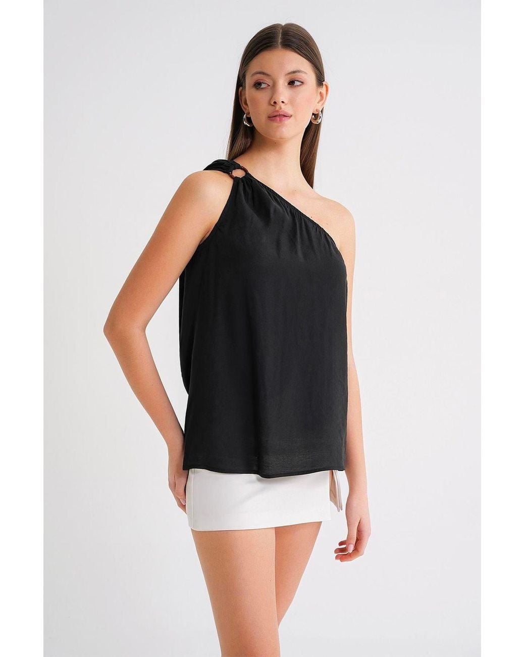 MixRay Black Asymmetrical Collar Accessory Detailed Top
