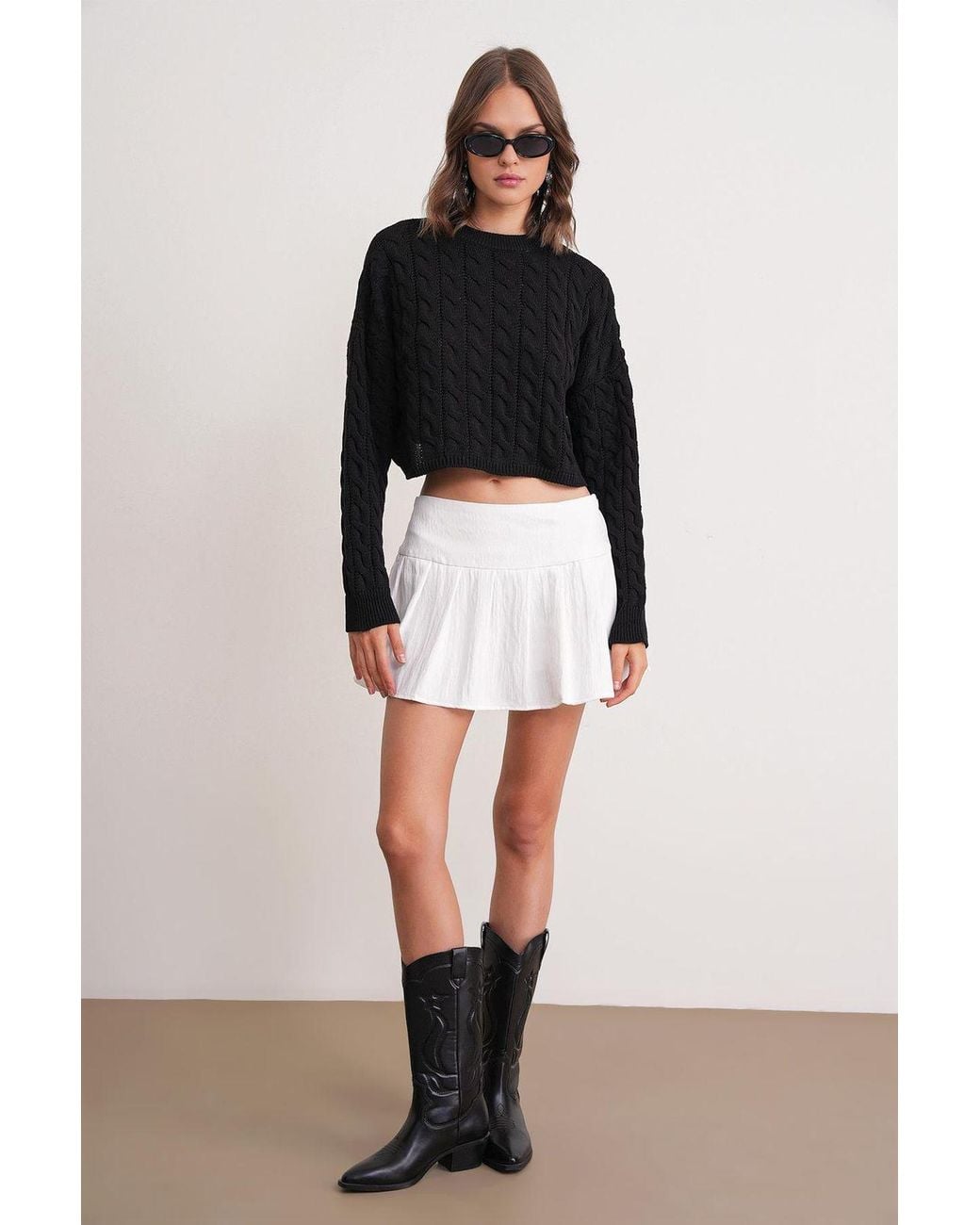 MixRay Black Cable Knit Pattern Crew Neck Sweater