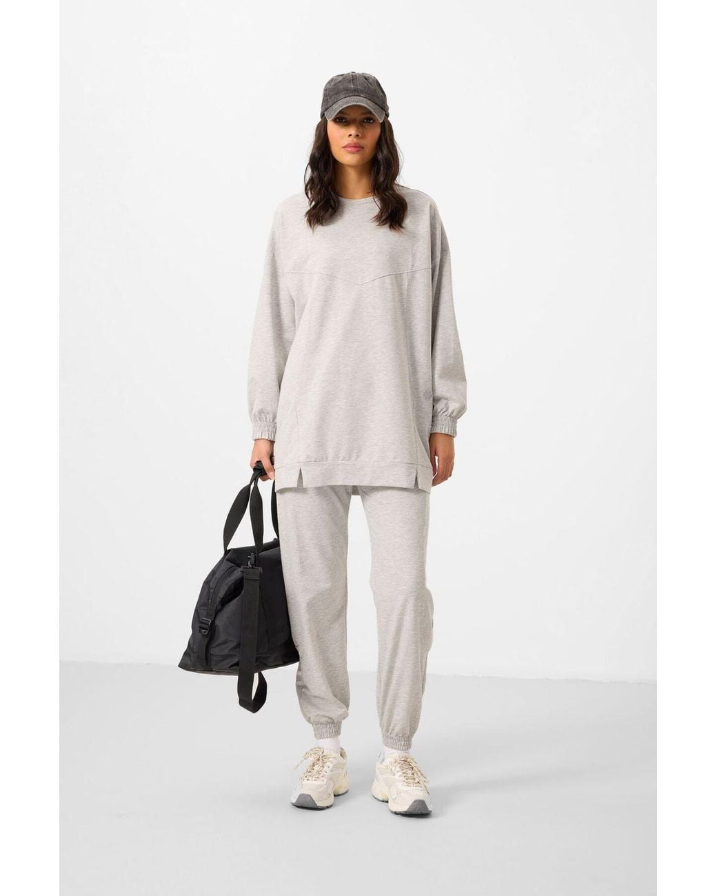 TOMMY LIFE White Oversized Fleece Sweatshirt And Pants Set