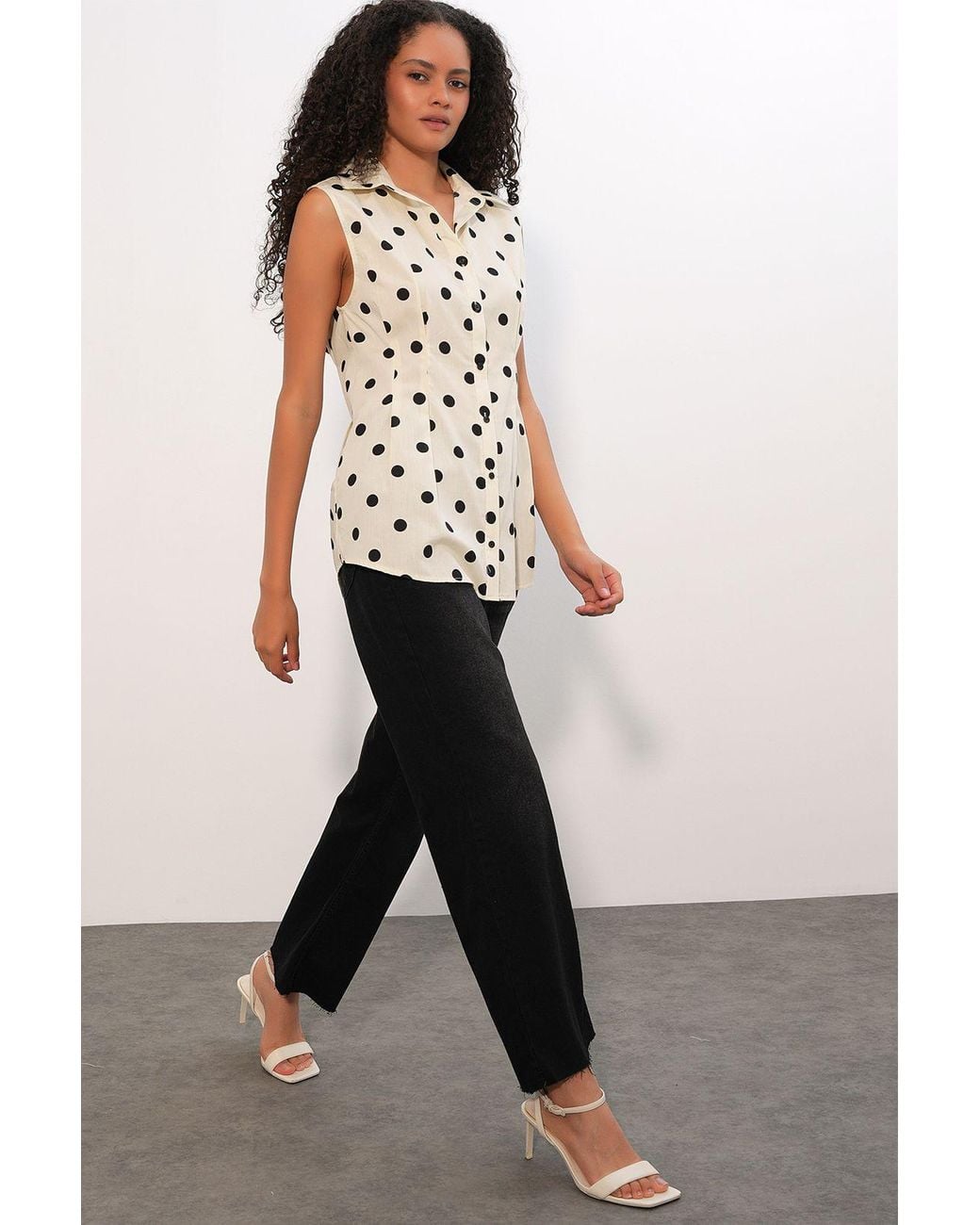 Bigdart Multicolor Fitted Sleeveless Polka Dot Poplin Shirt