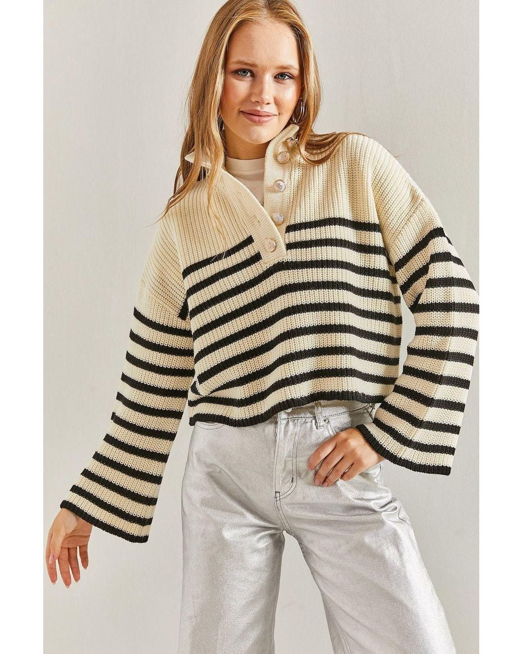 Bianco Lucci Gray Striped Button Collar Boxy Crop Sweater