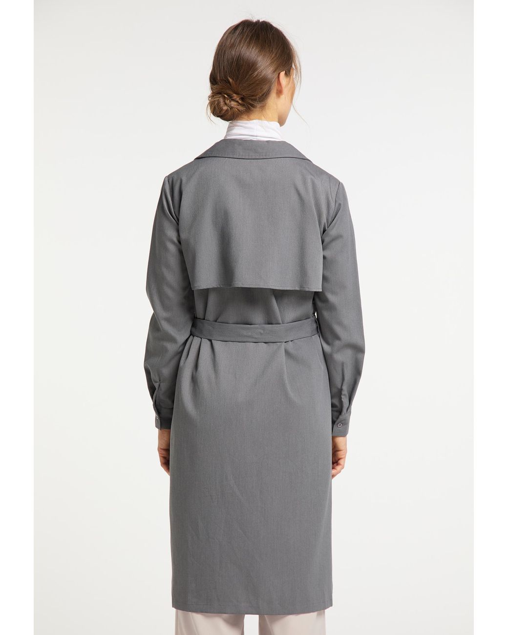 Usha Jas in het Gray