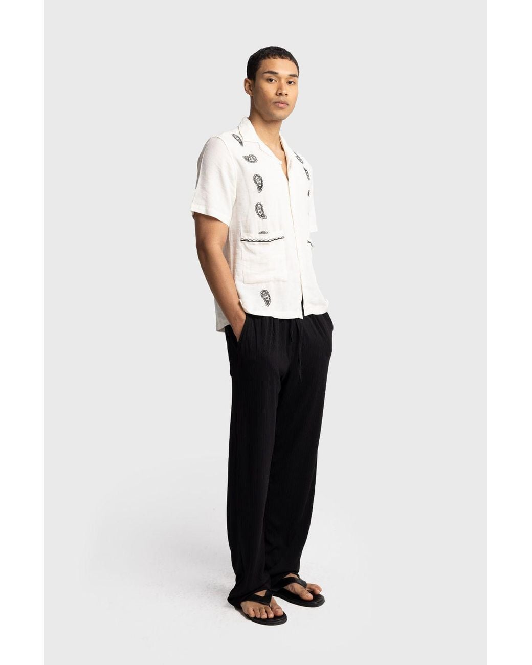 Giesto White Cotton Embroidered Poplin Short Sleeve Shirt for men