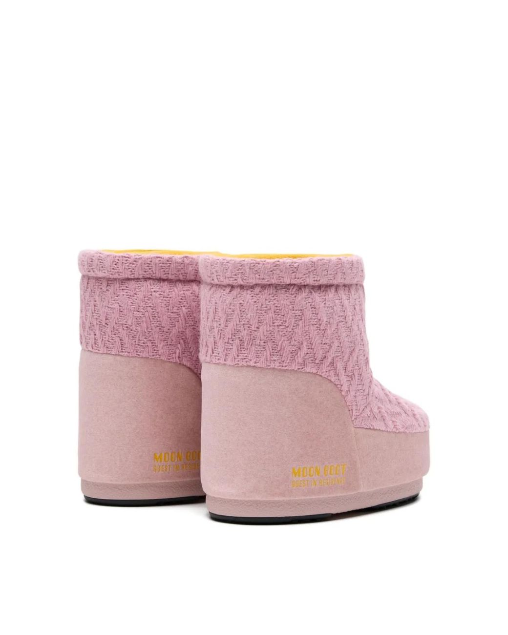 Moon Boot X Guest in het Pink