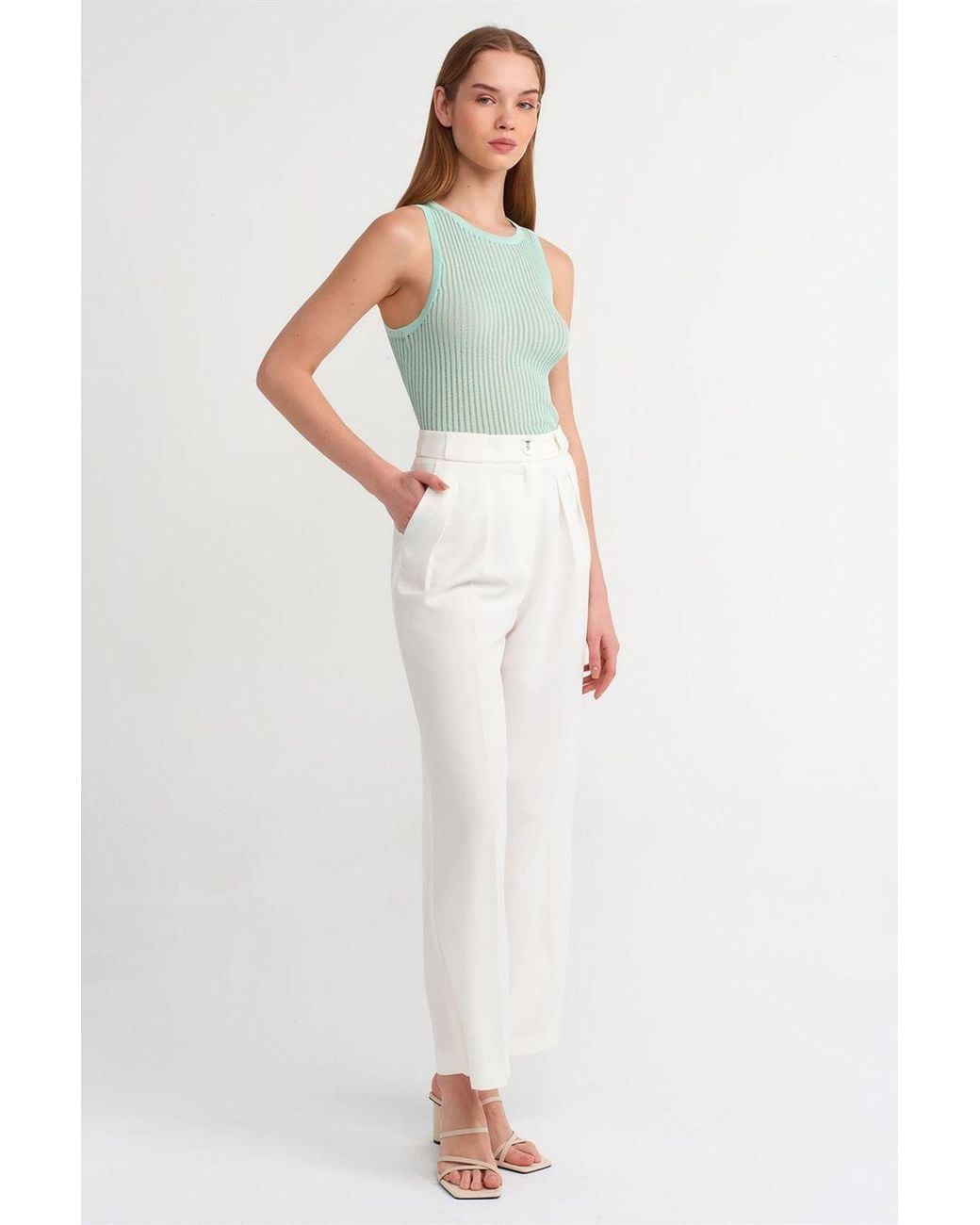 Dilvin White Ribbed Sleeveless Knit Blouse