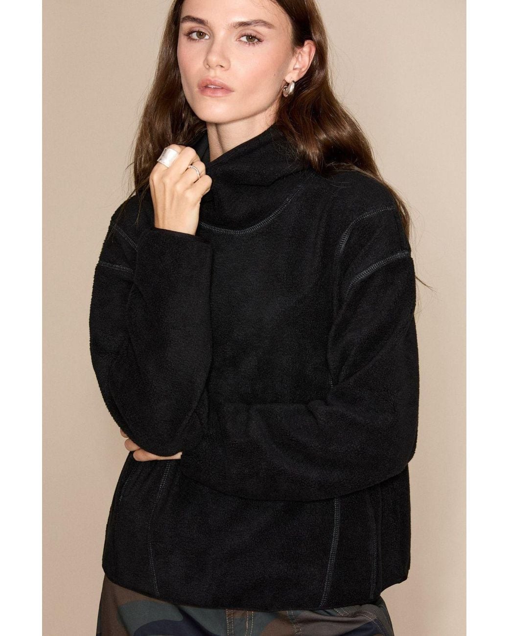 Grimelange Black Regular Fit Crew Neck Sweatshirt
