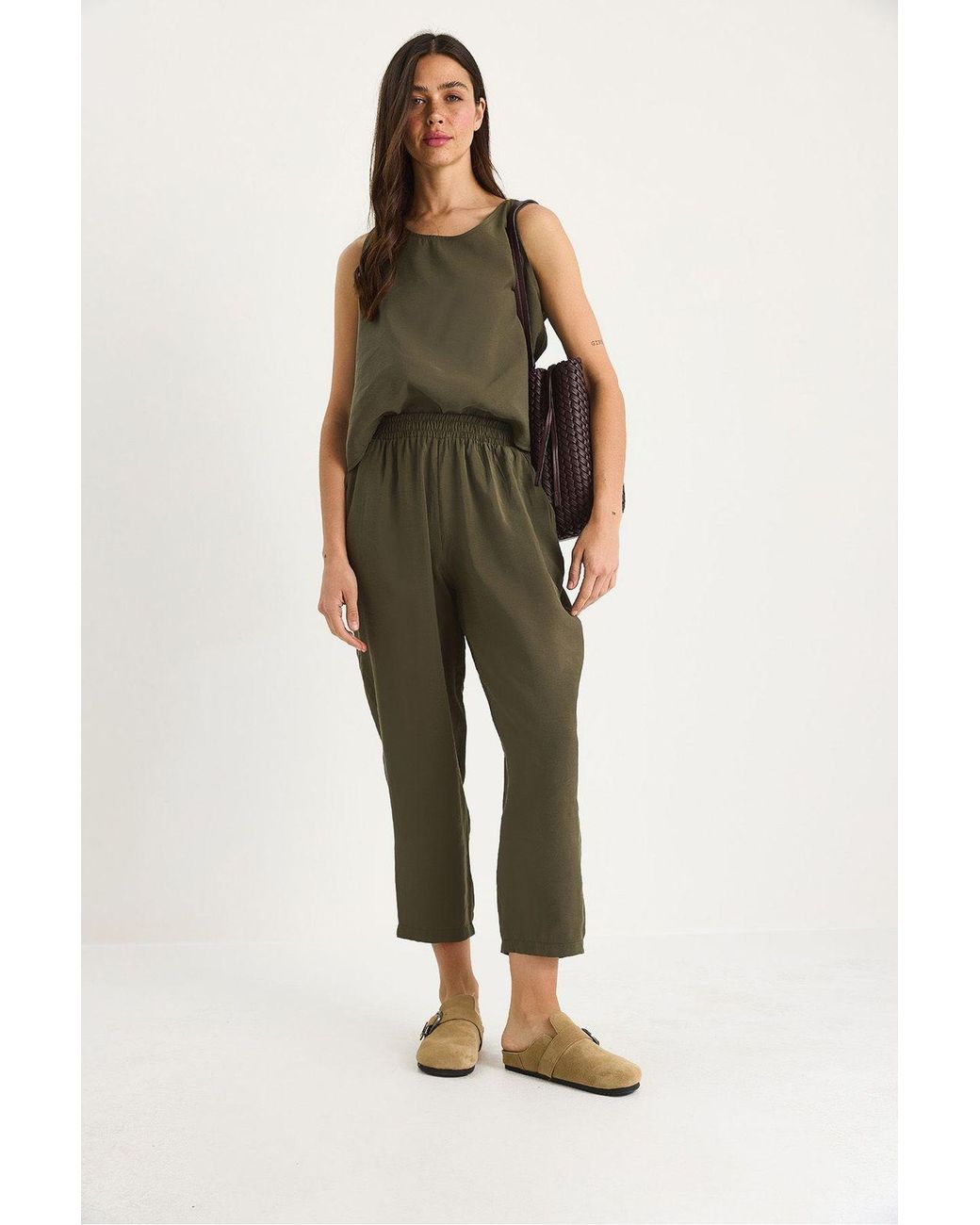 Bianco Lucci Green Sleeveless Crew Neck Blouse And Carrof Fıt Pants Set