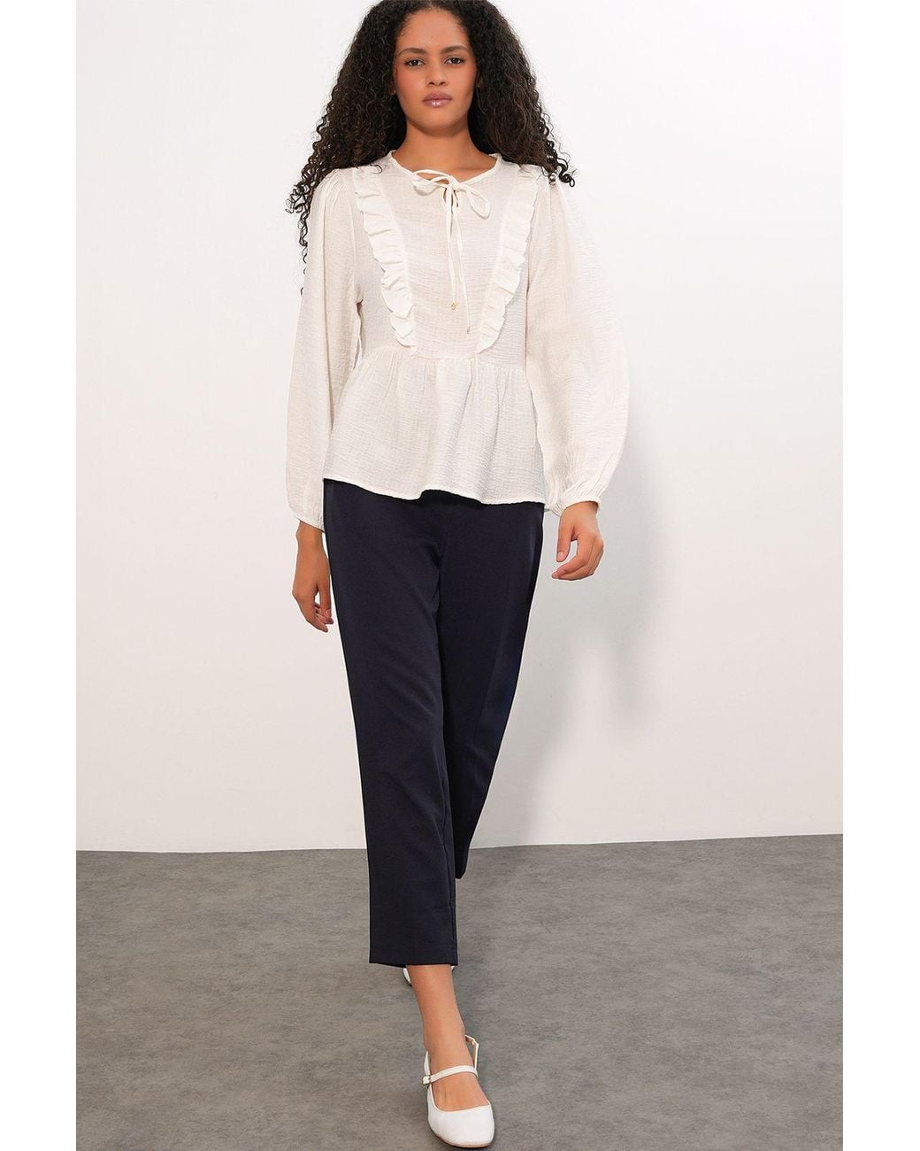 Bigdart White Frilly Woven Blouse With Tie Closure