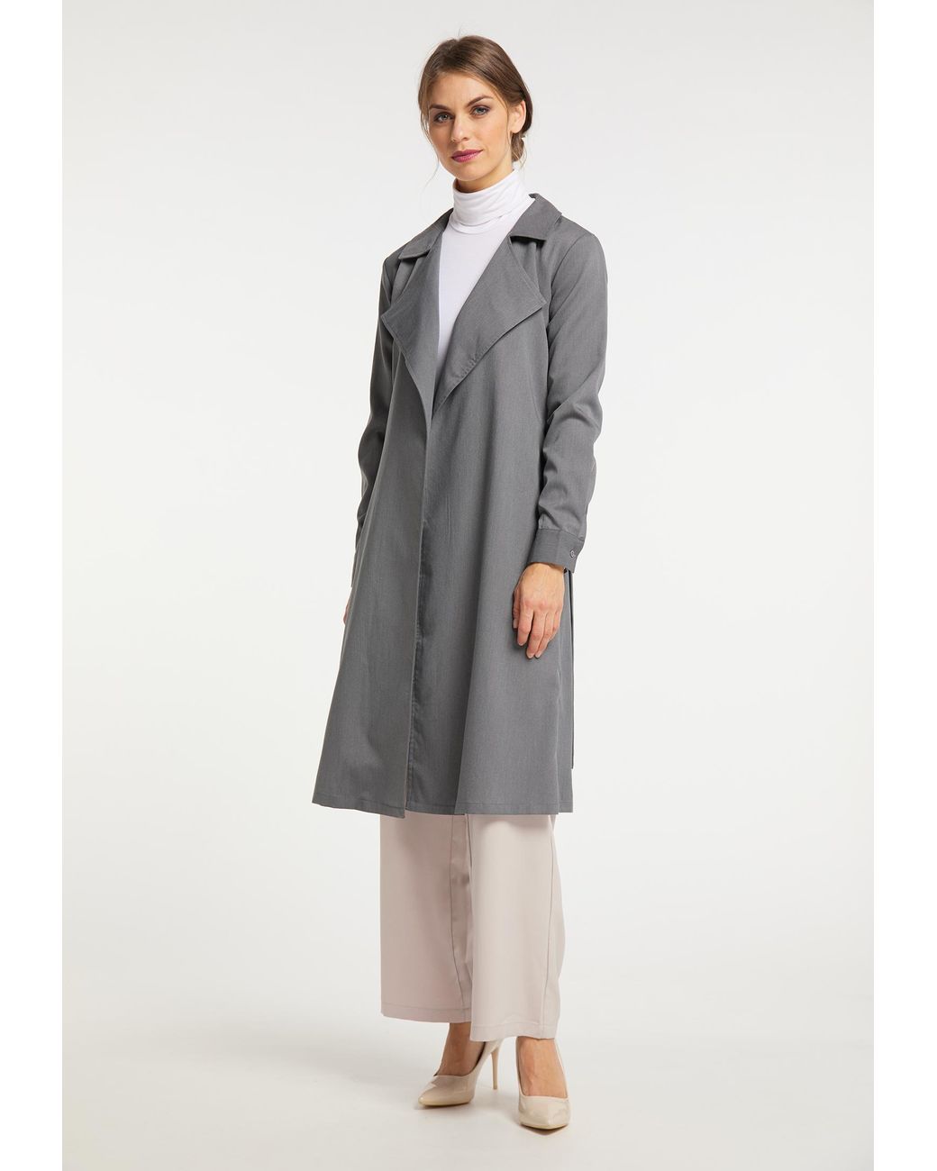 Usha Jas in het Gray