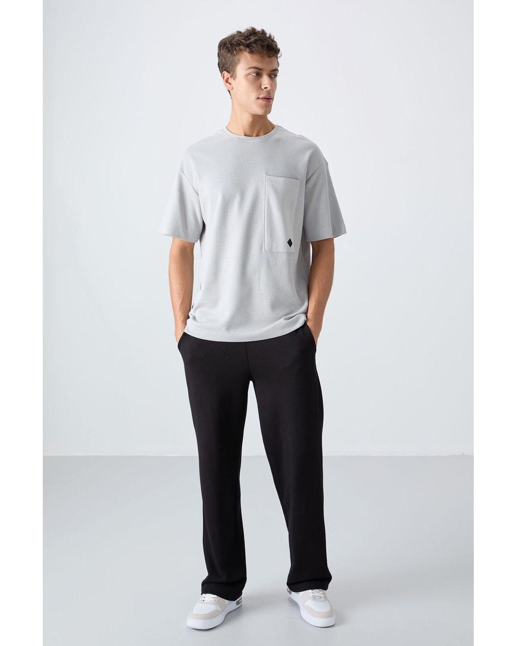 TOMMY LIFE White Oversized Cotton-Blend Crew Neck T-Shirt With Pocket for men